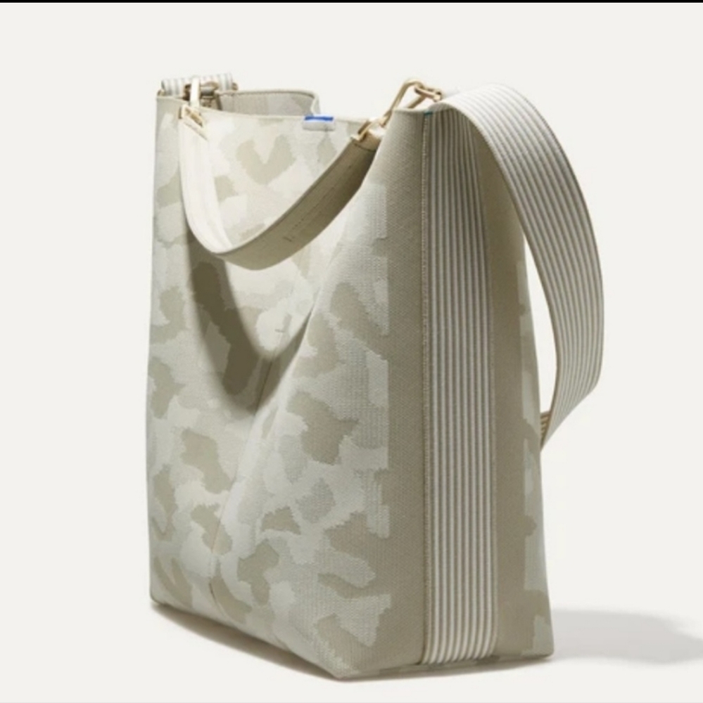 Rothy’s The bucket bag Khaki Camo - Picture 2 of 8